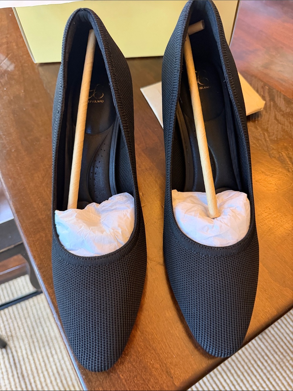Cosy Island Pillar Mode Black Round Toe Block Heeled Pump size 9 NWT